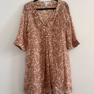 Diane Von Furstenberg Beige and White Patterned Silk Blend Dress